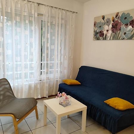 Nemira Beach Apartments Omiš Esterno foto