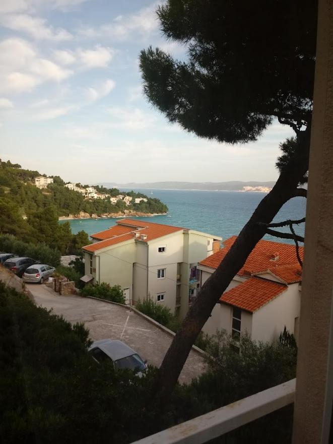 Nemira Beach Apartments Omiš Esterno foto