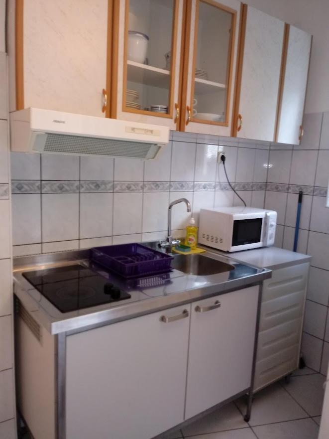 Nemira Beach Apartments Omiš Esterno foto