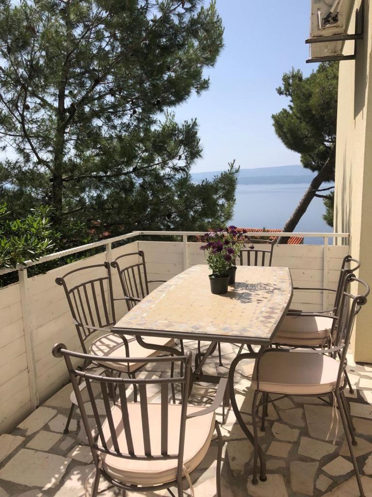 Nemira Beach Apartments Omiš Esterno foto