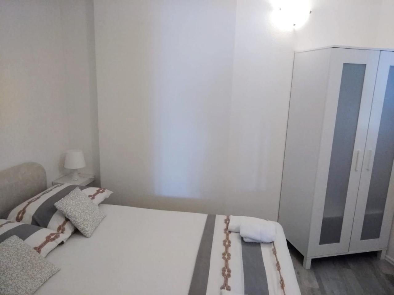 Nemira Beach Apartments Omiš Esterno foto